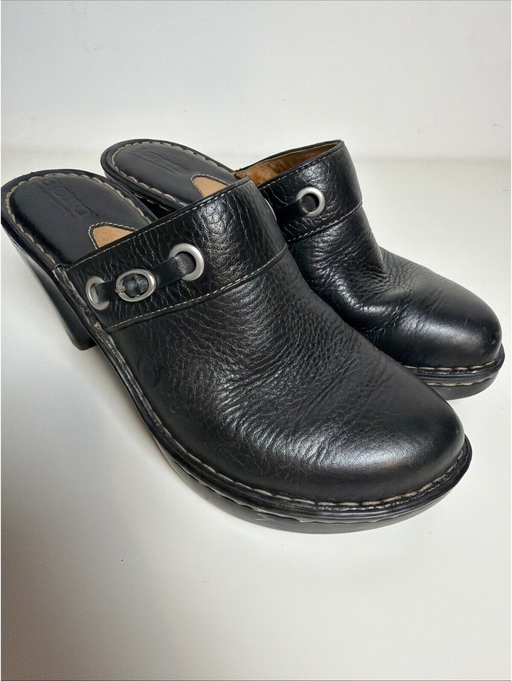 BORN Black Leather Mules Womens 7  Pebbled Leather Heel Clogs Comfort Shoes